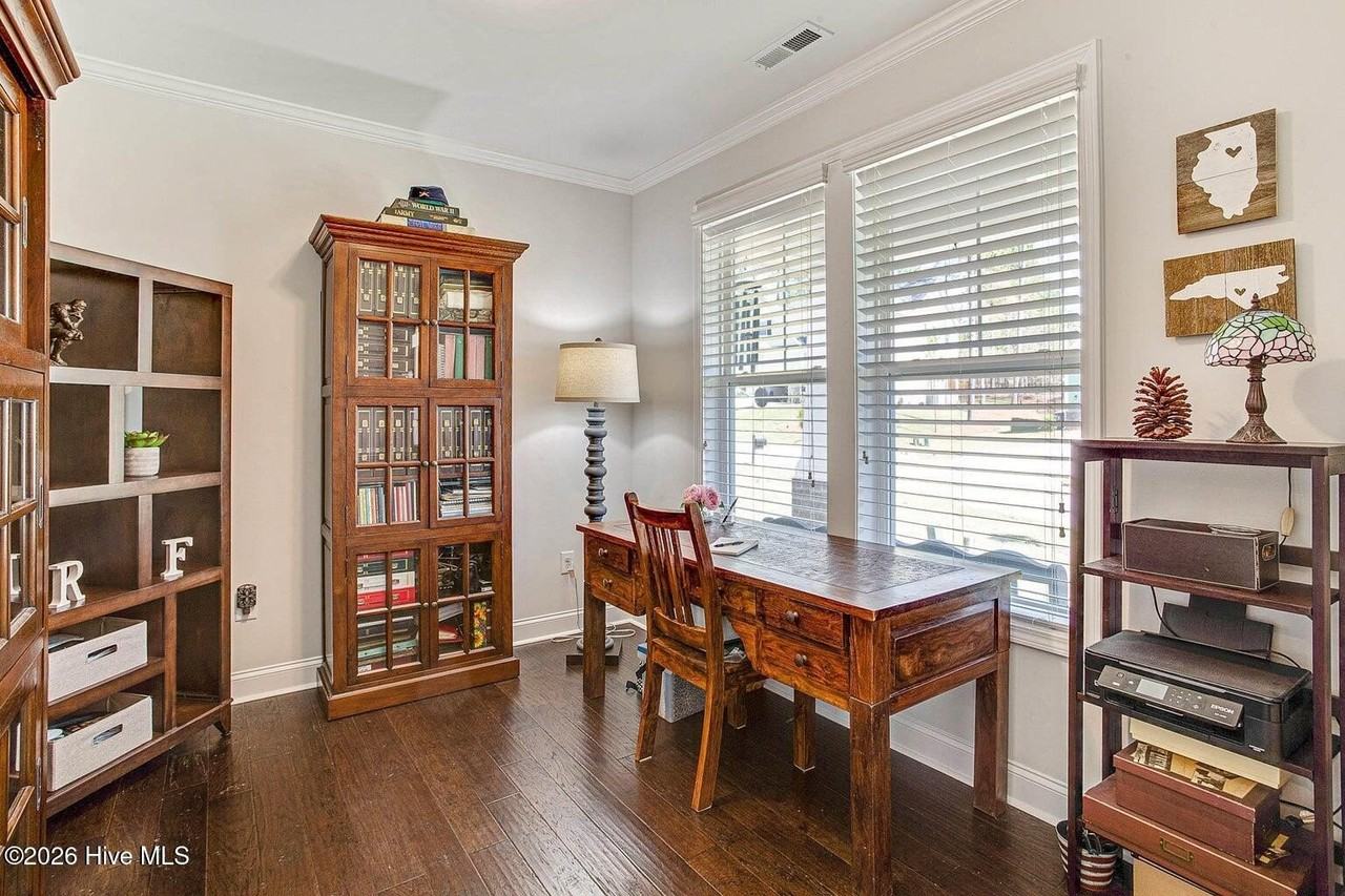 315 Parrish Ln - Photo 4 of 21