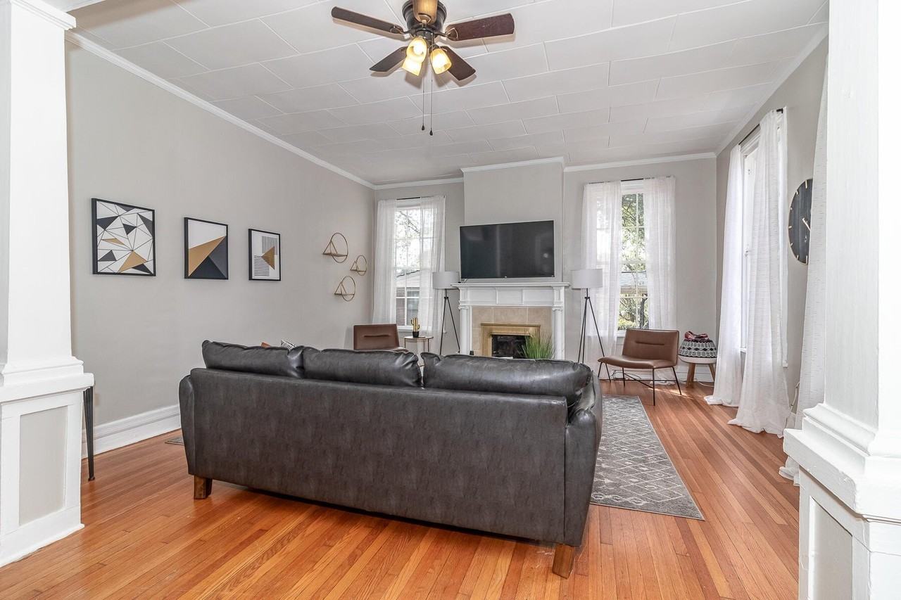 1512 Stovall St Unit A - Photo 4 of 9