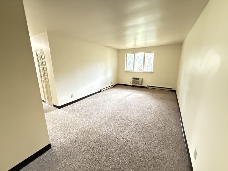 302 15th St - Photo 5 of 26