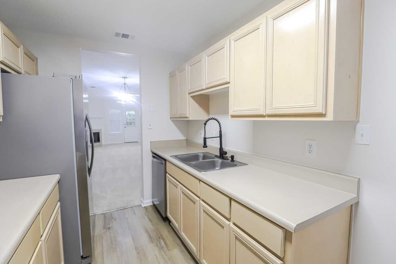 65 Montebello Ln - Photo 4 of 18