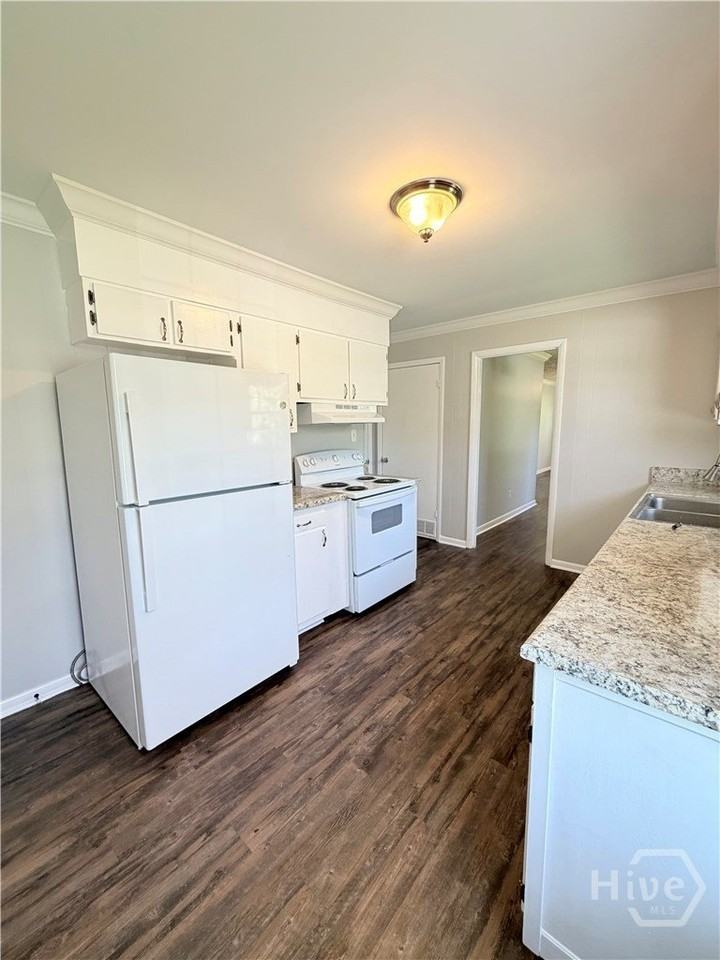 125 Lillian Dr - Photo 4 of 24