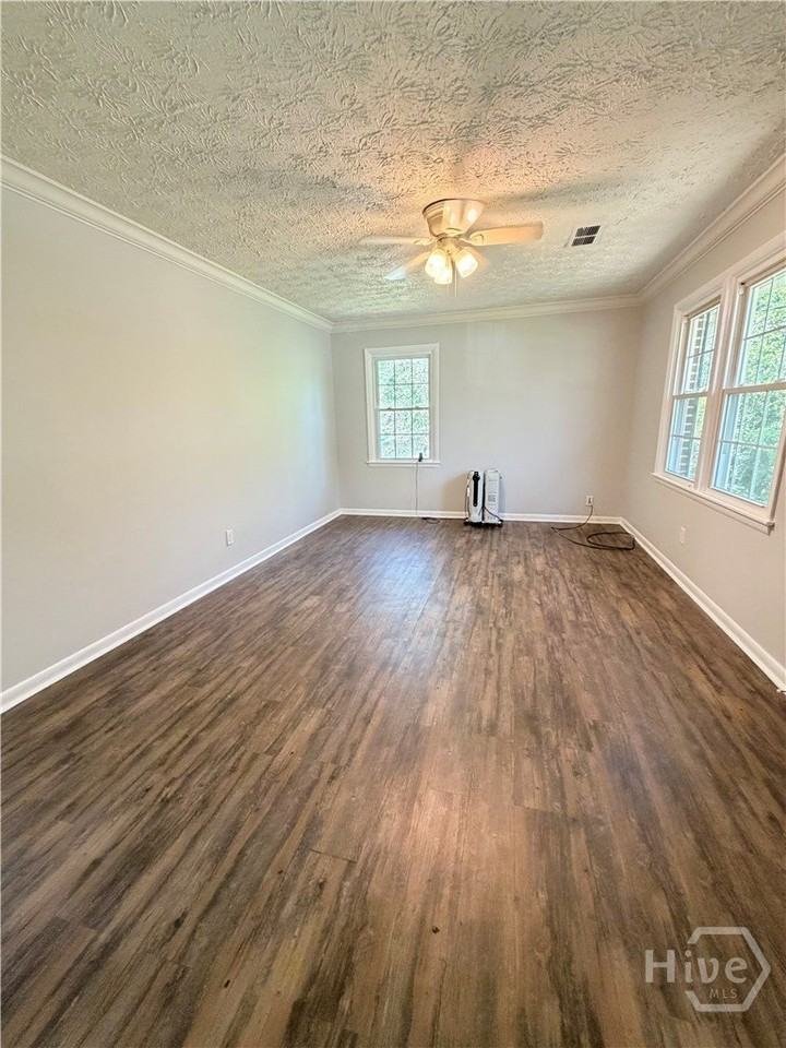 125 Lillian Dr - Photo 7 of 24