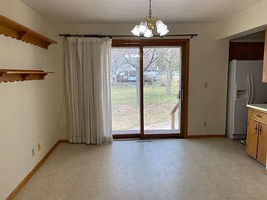 914 Sommerville St S - Photo 4 of 9