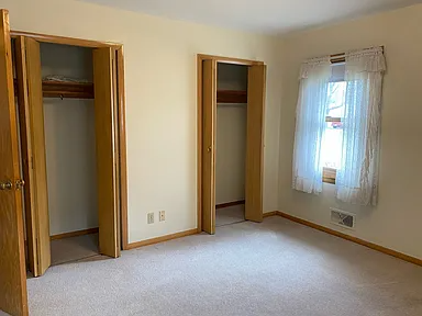 914 Sommerville St S - Photo 7 of 9