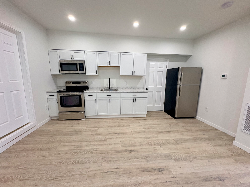 115 Crawford Ave #A - Photo 3 of 10