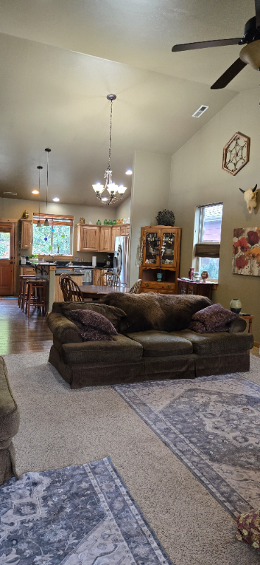 4026 Moonstone Dr - Photo 3 of 7