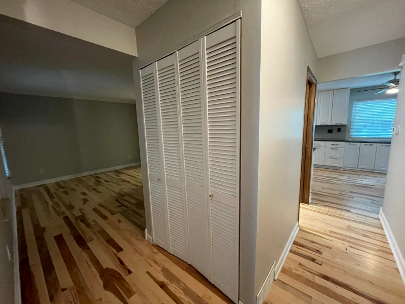 3211 Creston Ct - Photo 4 of 21