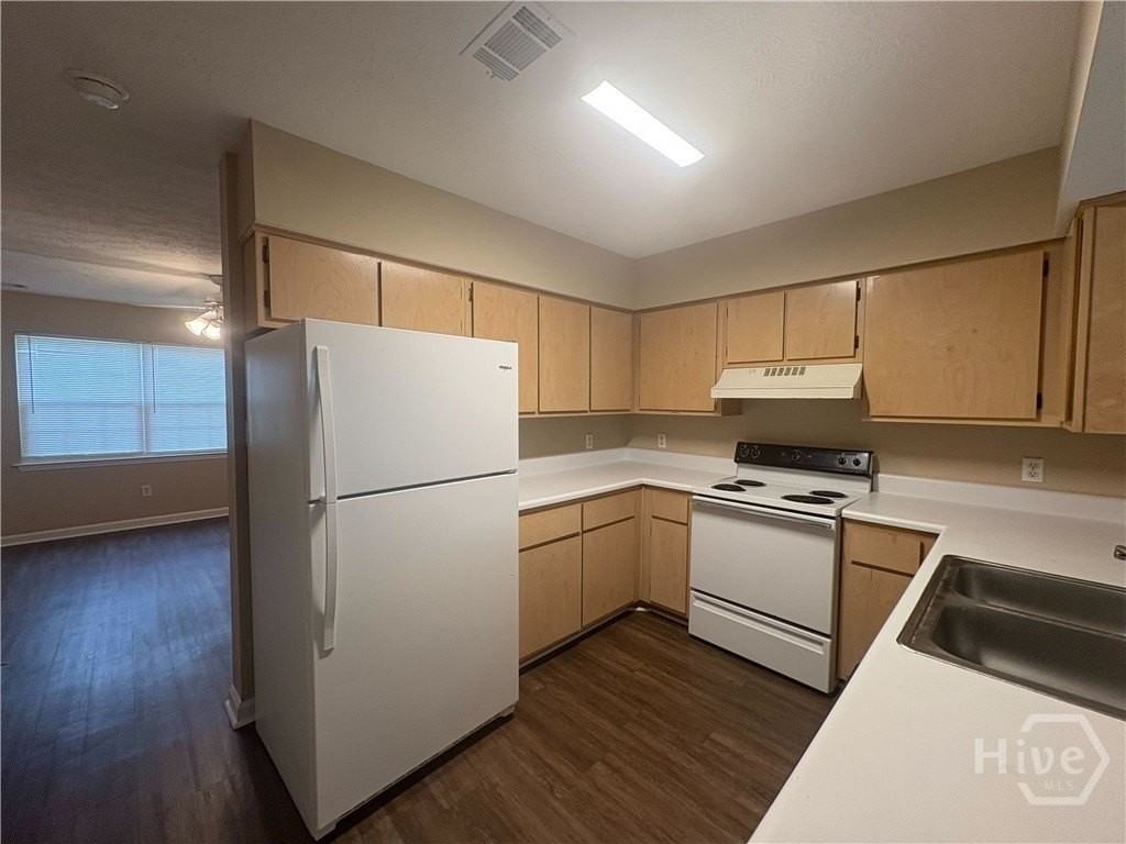 54 Casey Dr Apt B - Photo 4 of 10