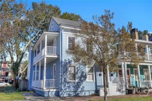 featured image of 218 W Anderson St