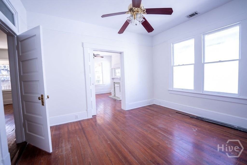 210 W 41st St - Photo 5 of 19