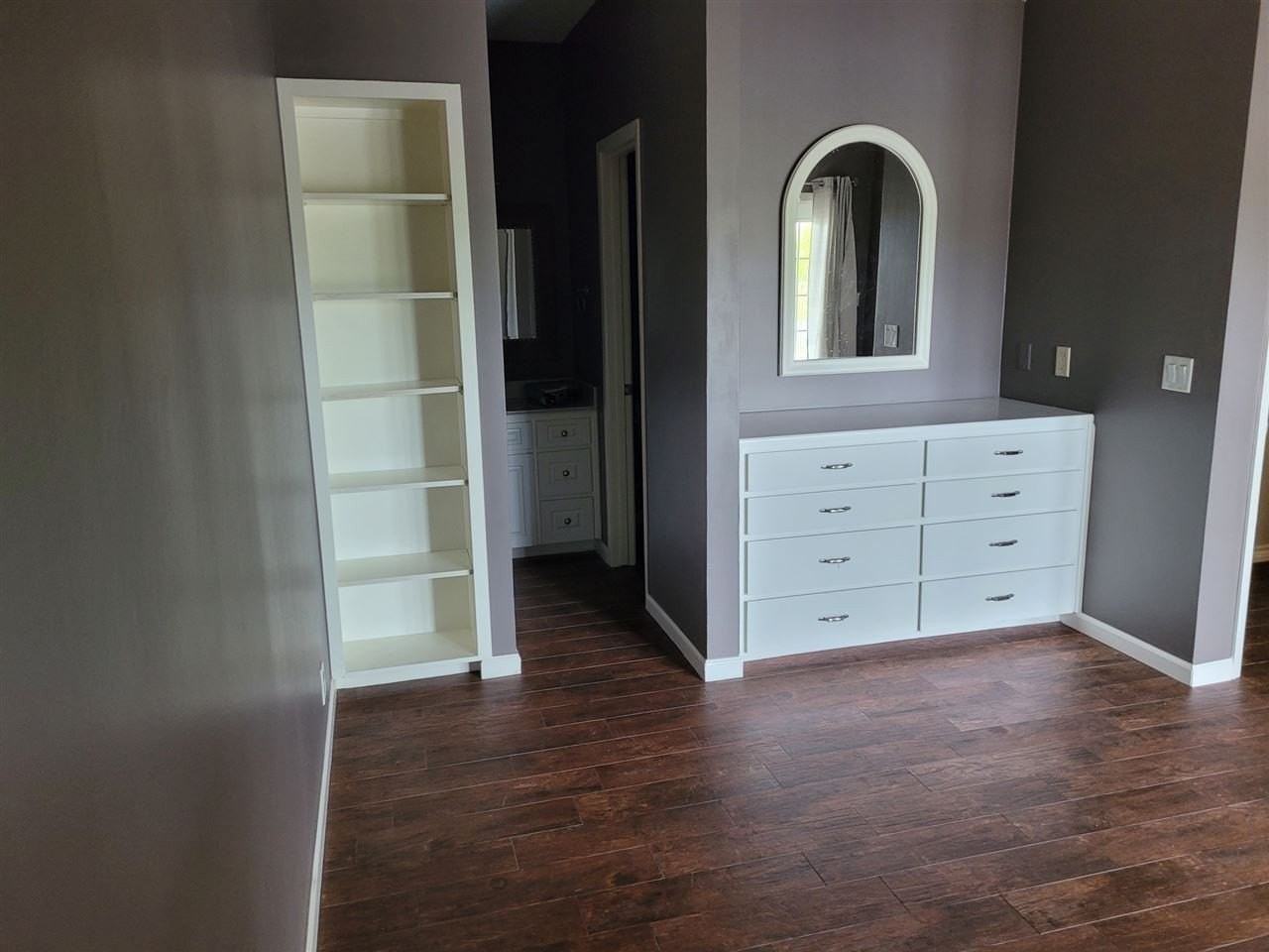 200 Full Moon - Photo 7 of 11