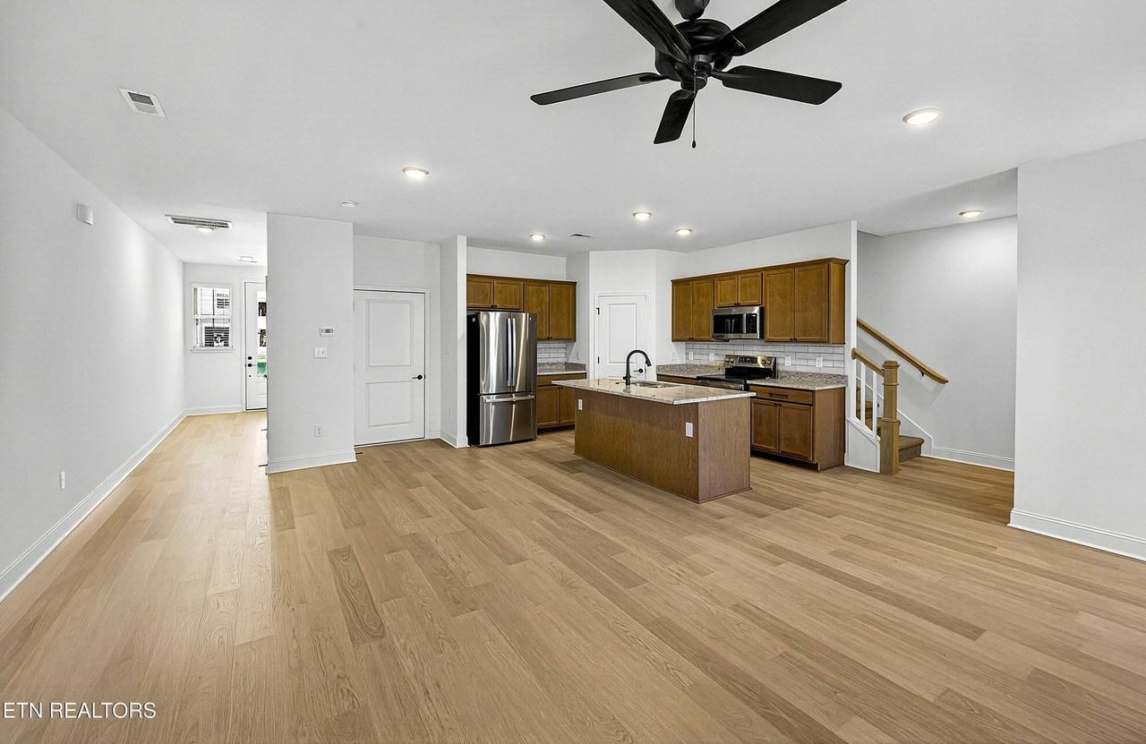 1731 Lateglow Way - Photo 4 of 25