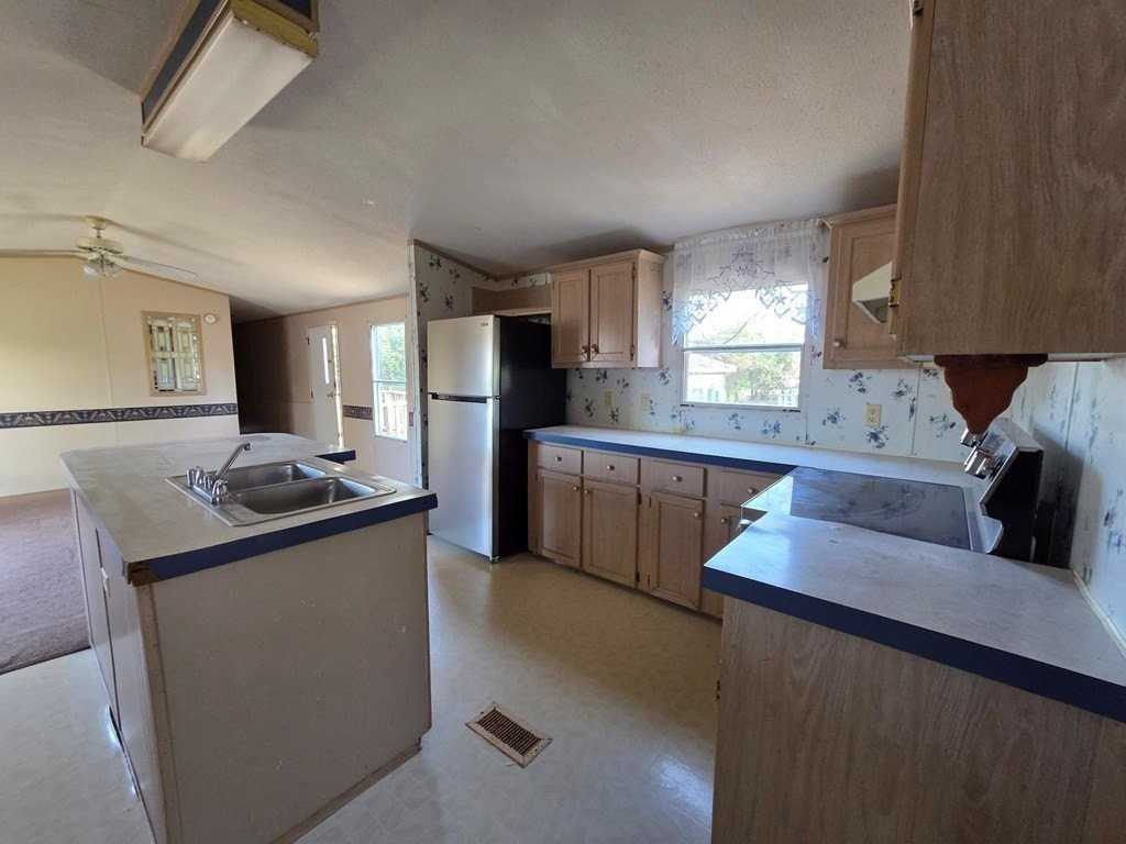 106A Clark St - Photo 6 of 17