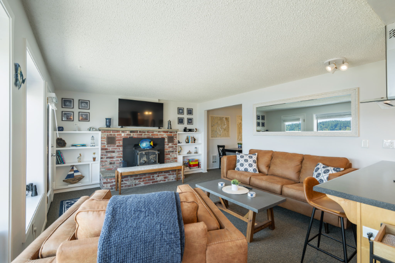 13501 Hidden Valley Rd Nw - Photo 2 of 20