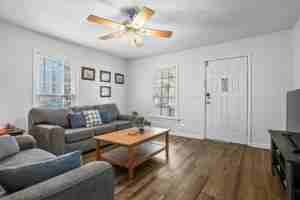 featured image of 818 Avenue B Ne