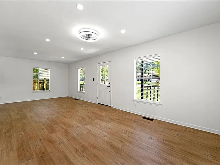 1917 Connally Dr - Photo 3 of 16