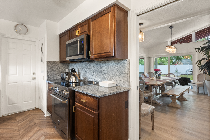 4760 Lake Cecile Dr - Photo 6 of 20