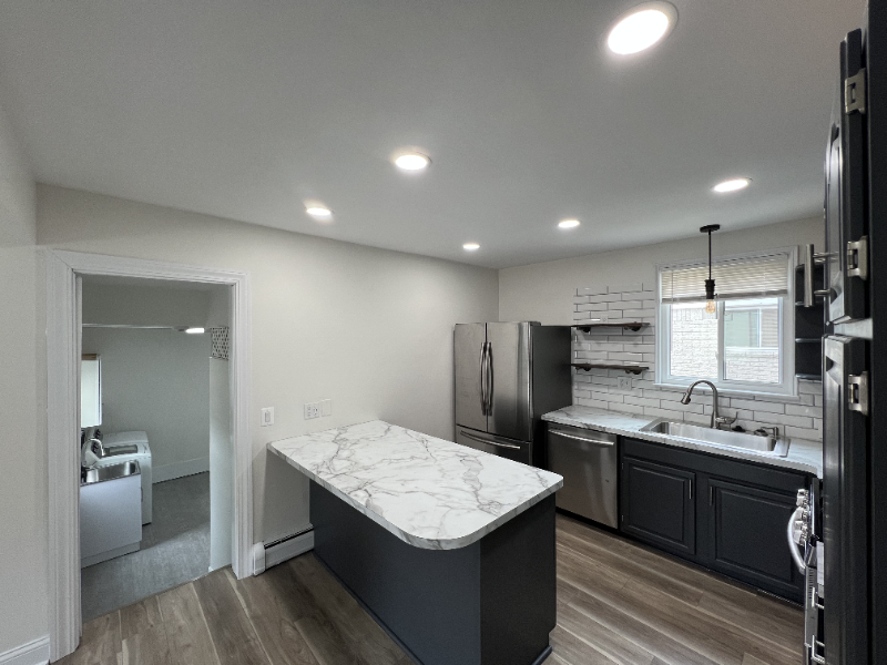 23124 Grove St - Photo 4 of 20