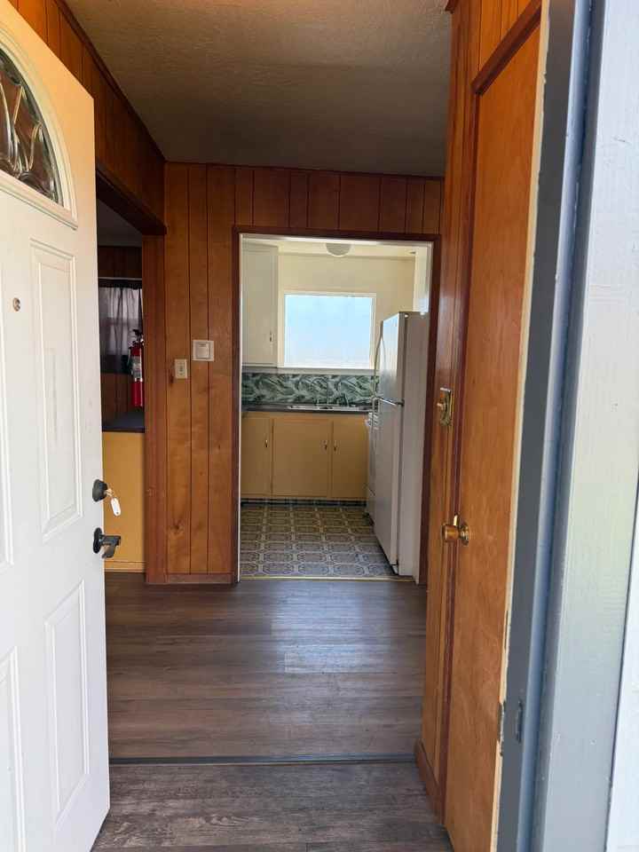 739 12th St #B - Photo 4 of 20