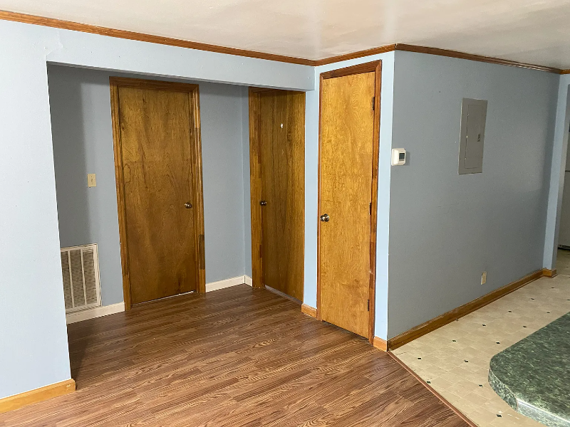 109 E I St - Photo 4 of 15