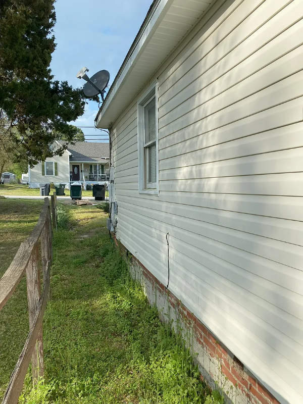 109 E I St - Photo 5 of 15