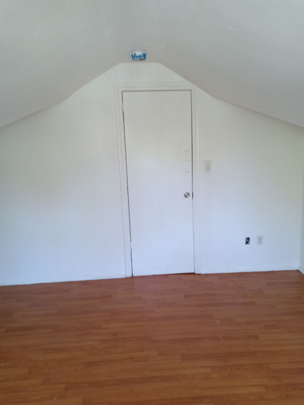 44665 Cedar Ave - Photo 3 of 4