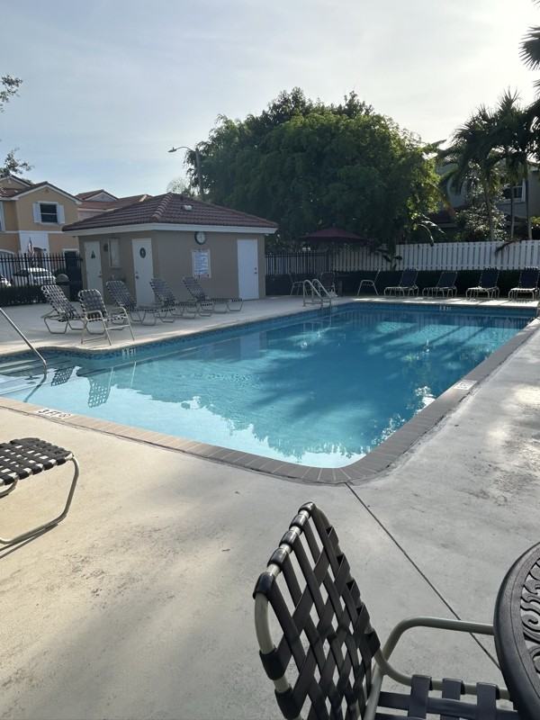 4015 Tree Tops Rd - Photo 3 of 25