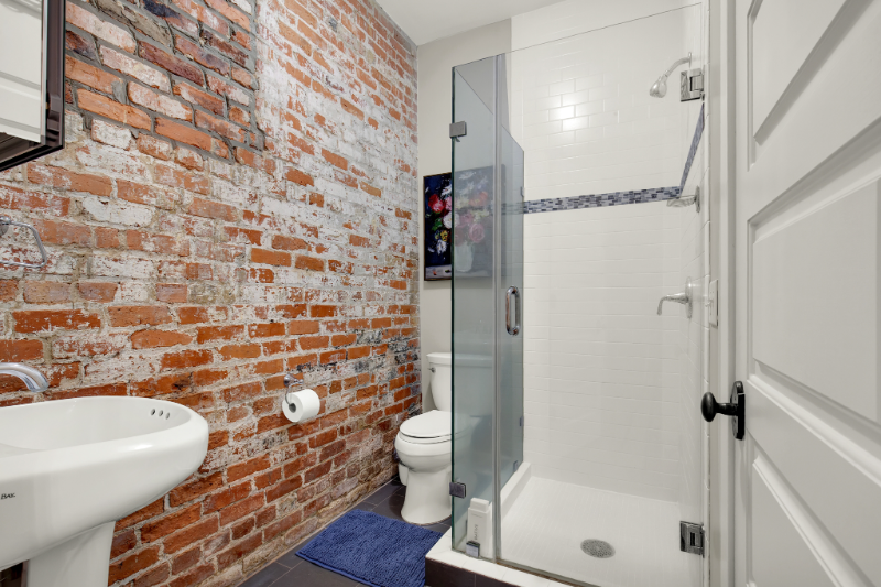 210 E Waldburg St #A - Photo 7 of 13