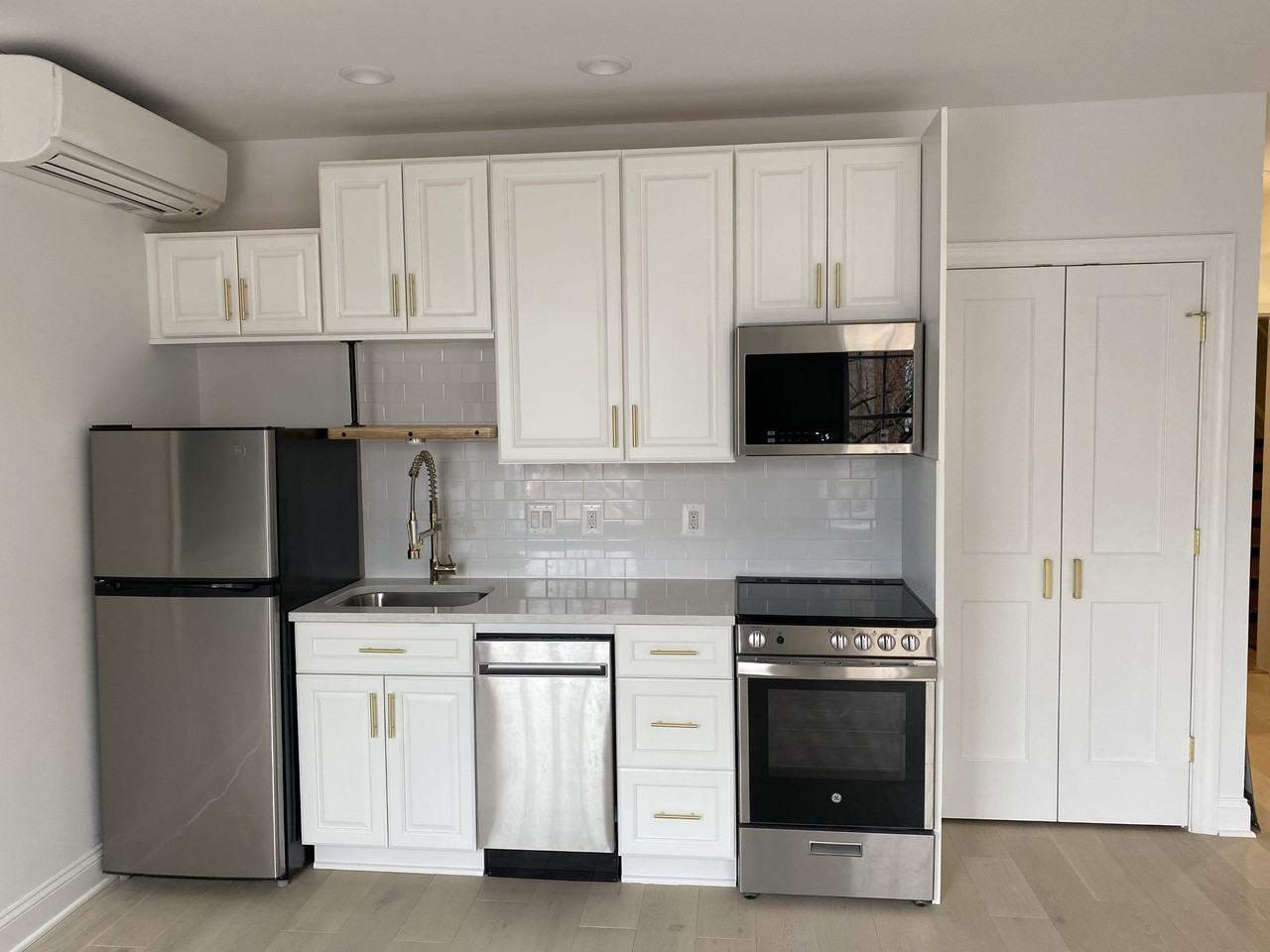 152 Main StreetUnit 201 #201 - Photo 2 of 8