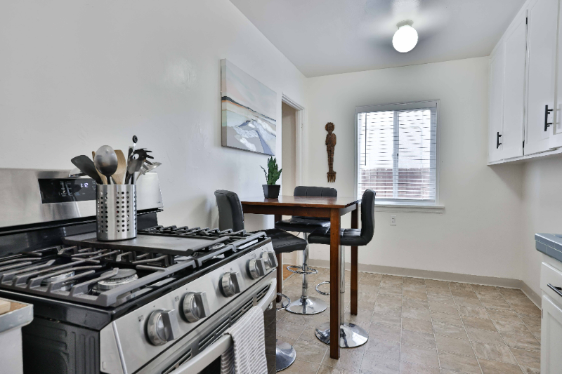 4788 W Mountain View Dr #B - Photo 6 of 12