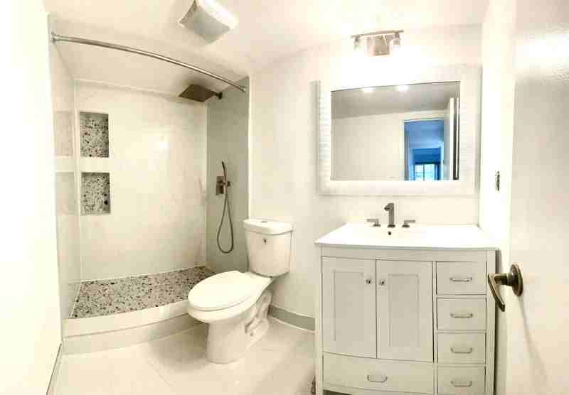 4800 Nw 79th Ave - Photo 4 of 16