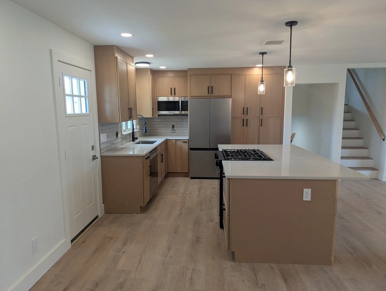 8237 Monroe Ave - Photo 4 of 21