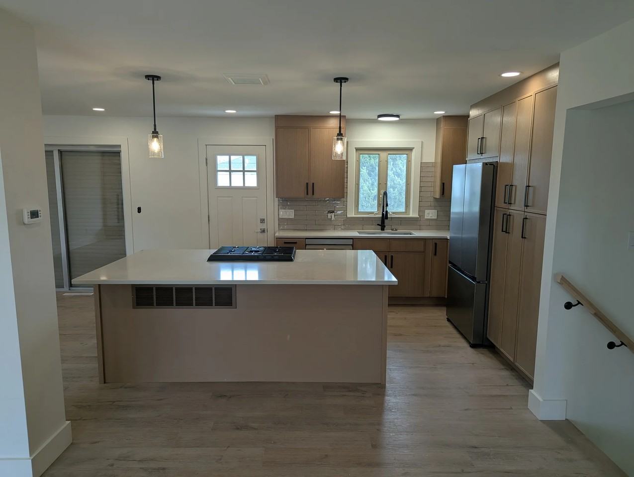 8237 Monroe Ave - Photo 5 of 21