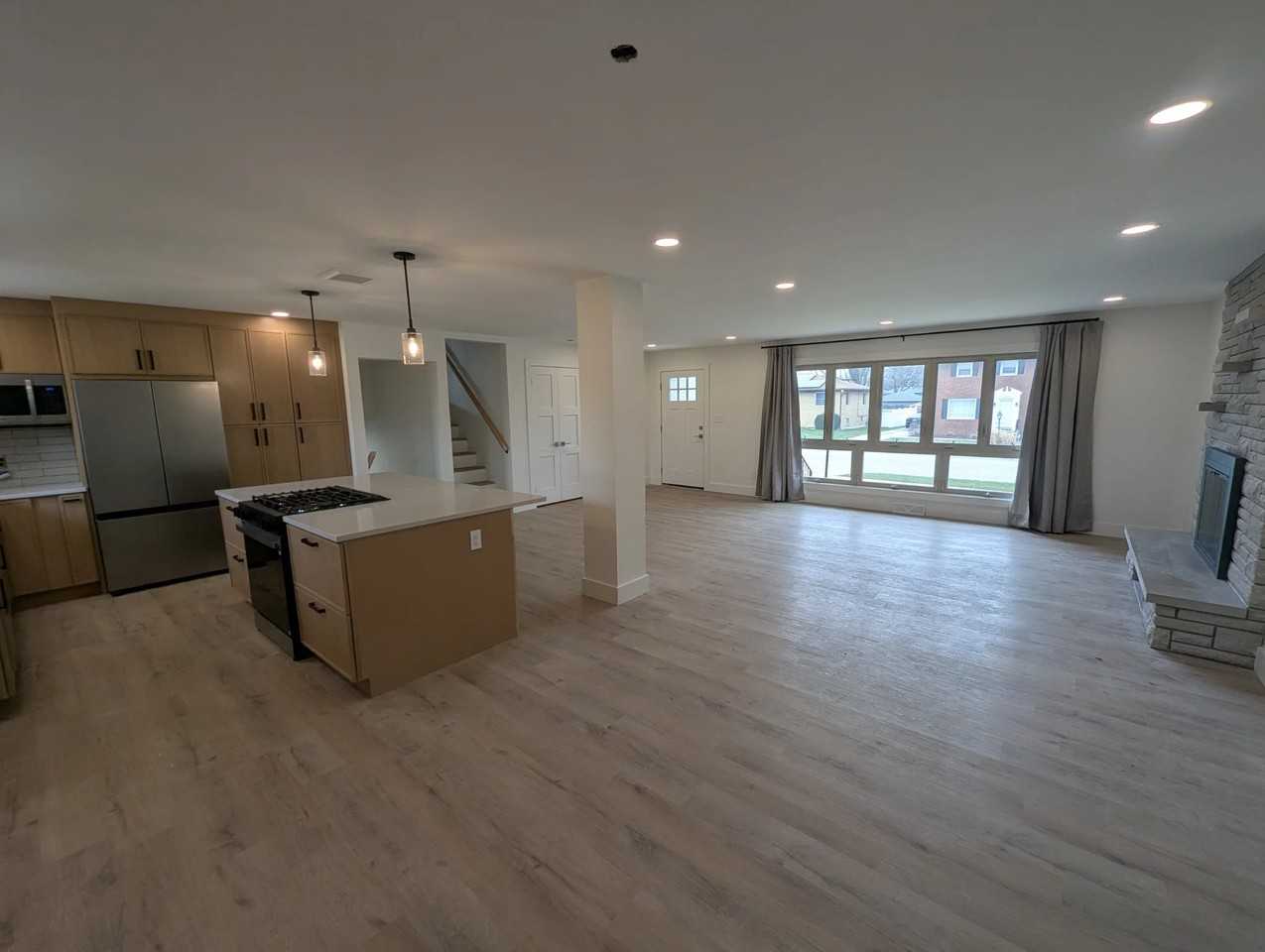 8237 Monroe Ave - Photo 7 of 21