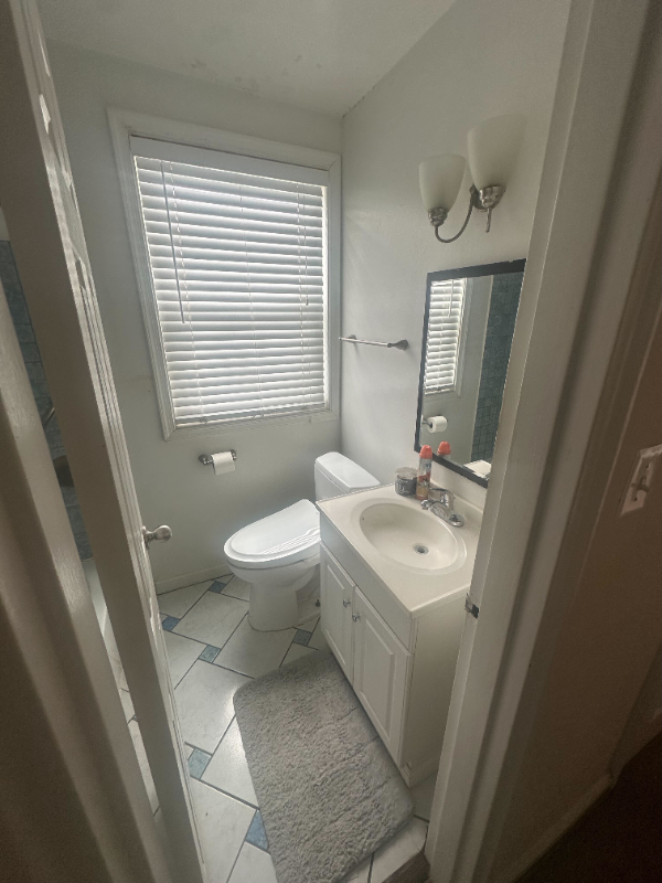 2301 Iverson St - Photo 5 of 7