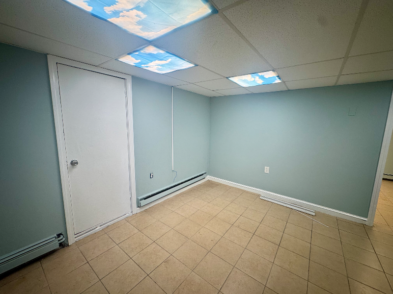 1362 Washington St - Photo 5 of 8