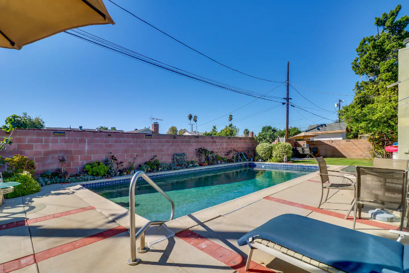 16332 Nordhoff St - Photo 2 of 43
