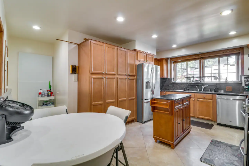 16332 Nordhoff St - Photo 7 of 43