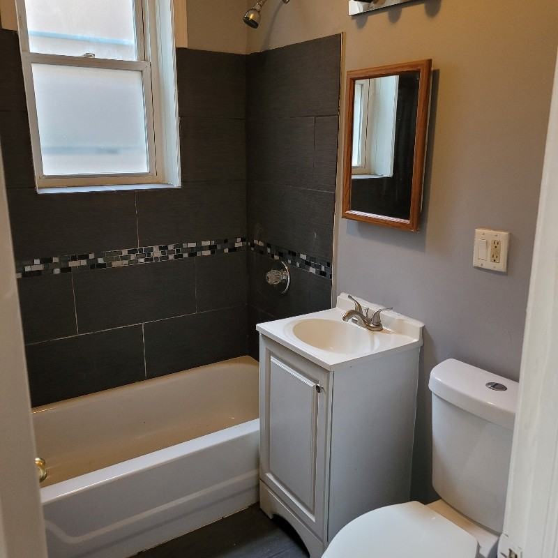 6621 S Greenwood Ave #2 - Photo 4 of 10