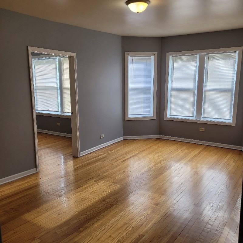 6629 S Greenwood Ave #3 - Photo 3 of 11