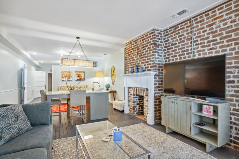 208 W Hall St #B - Photo 6 of 20