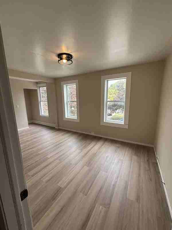 238 Schiller St - Photo 7 of 13