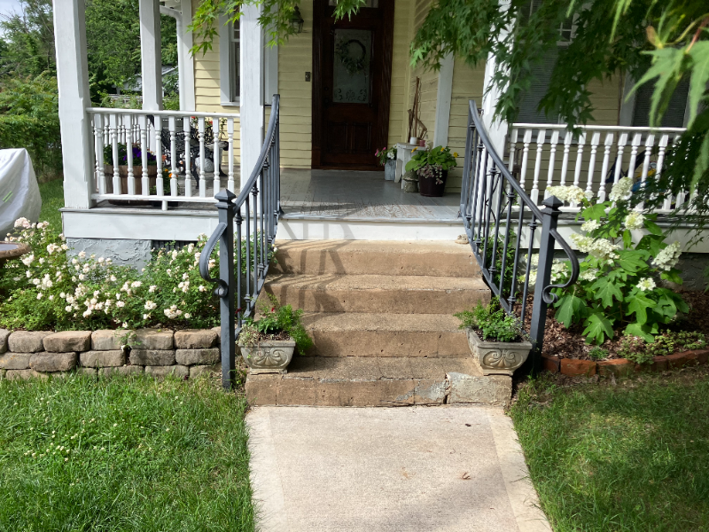 1905 Oak St - Photo 2 of 16