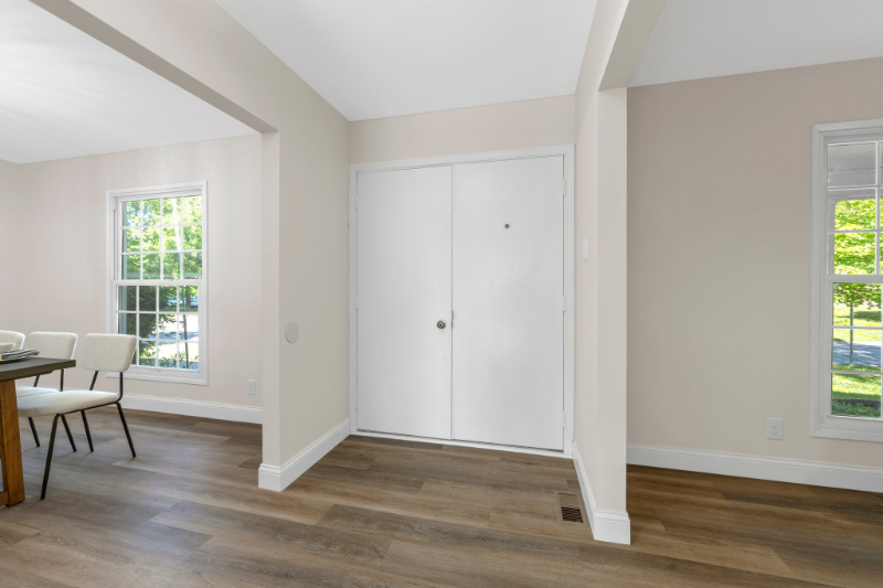 2 Oak Point Ct - Photo 3 of 25