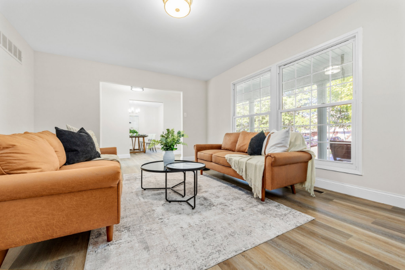 2 Oak Point Ct - Photo 5 of 25