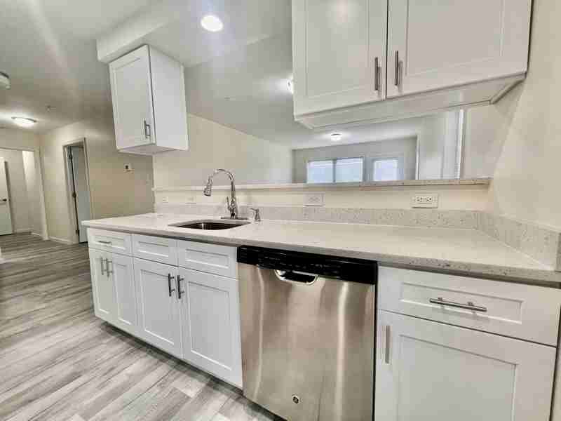 67 Lake St - Photo 5 of 12