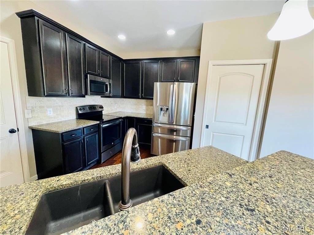 1136 Welsh Dr - Photo 5 of 31