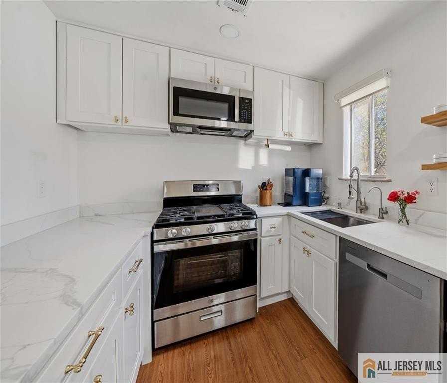 Nicholas Ct - Photo 6 of 12