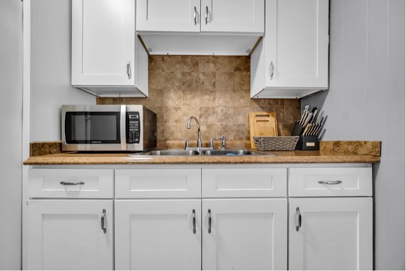 1559 Cordova Ave - Photo 3 of 25