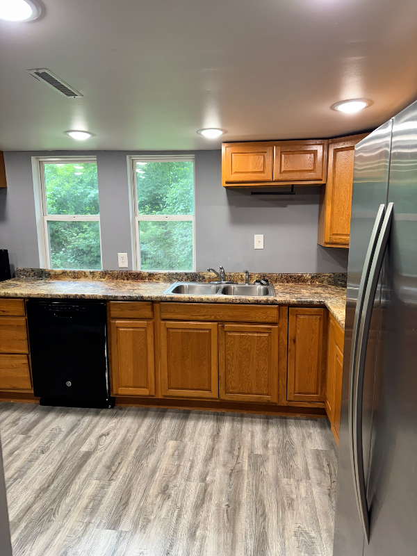 107 Olive St - Photo 4 of 17